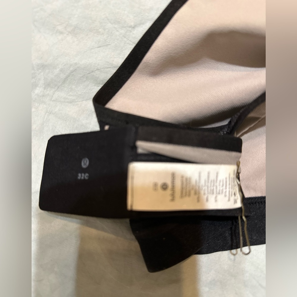 Lululemon bra - Picture 2 of 3